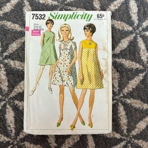 60's Simplicity Pattern 7532 - Misses' Dress - Size 10 Bust 32.5 - 60's Mini